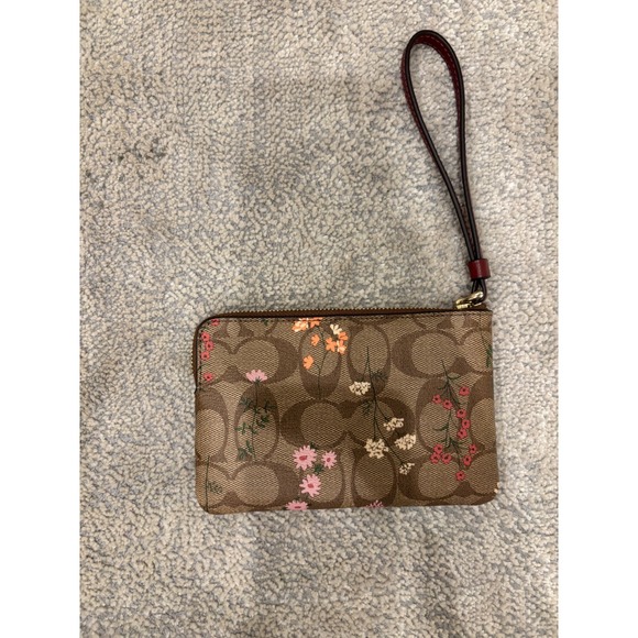 Coach Handbags - Coach Corner Zip Wristlet Signature Canvas Wildflower Print Khaki Floral 2711